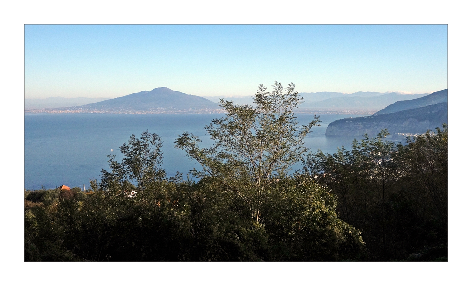 Vesuvio dalla costiera sorrentina