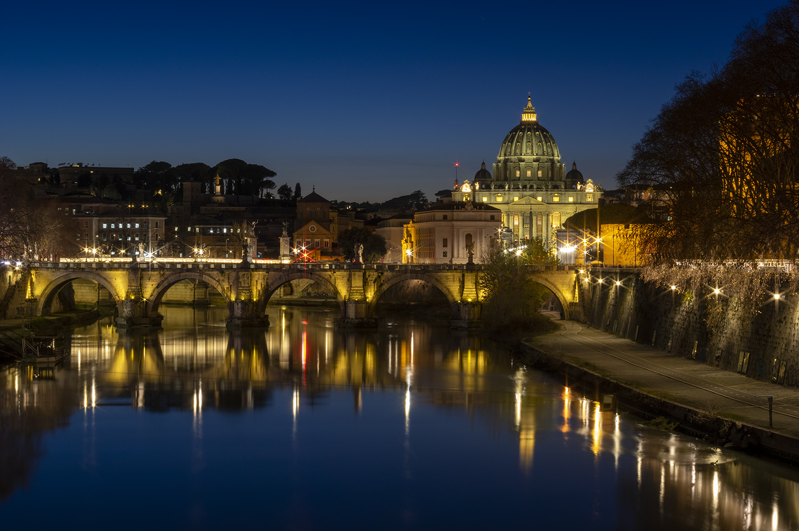 ponte Vittorio Emanuele II con Basilica