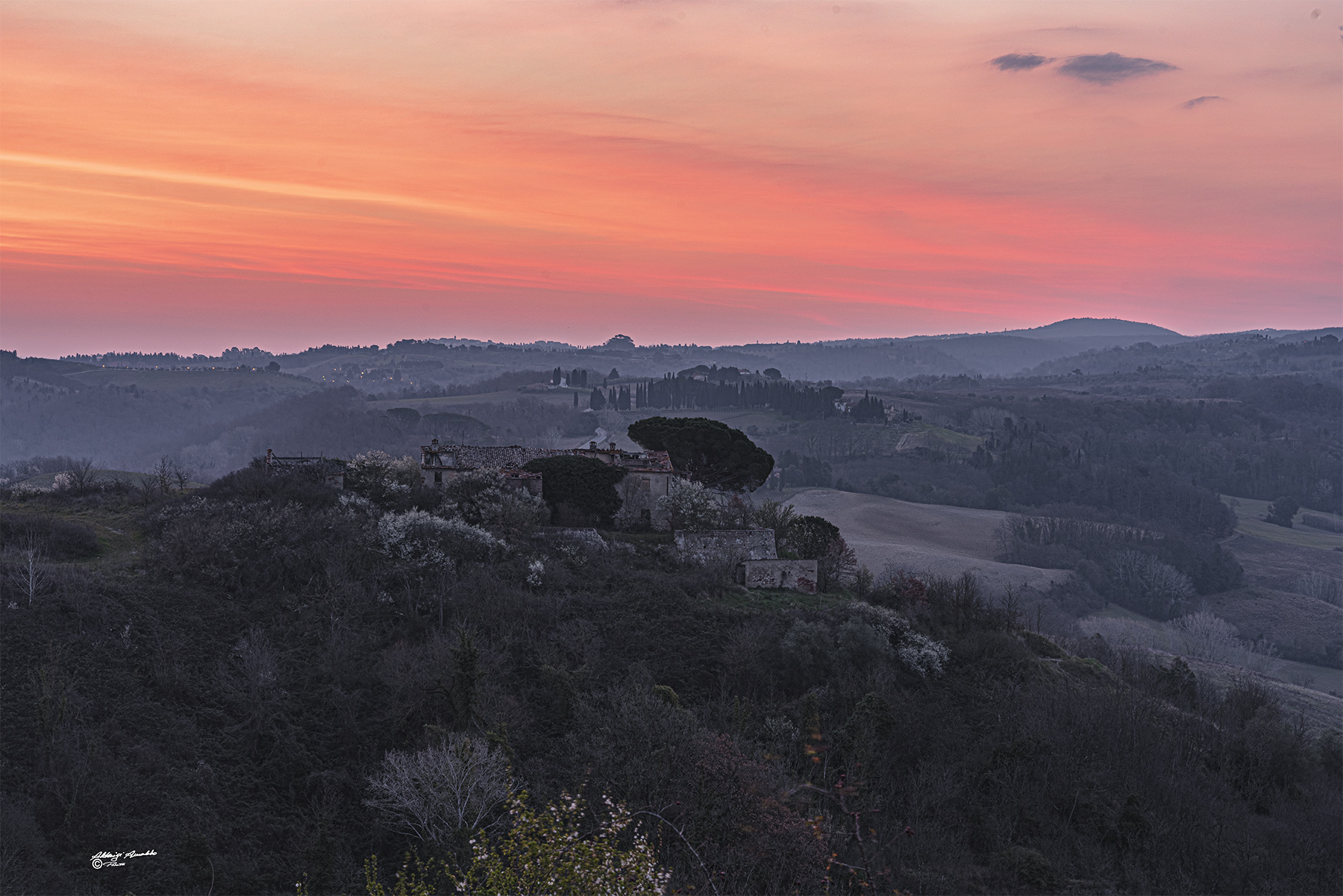 L'alba.. ed il Casolare diroccato..