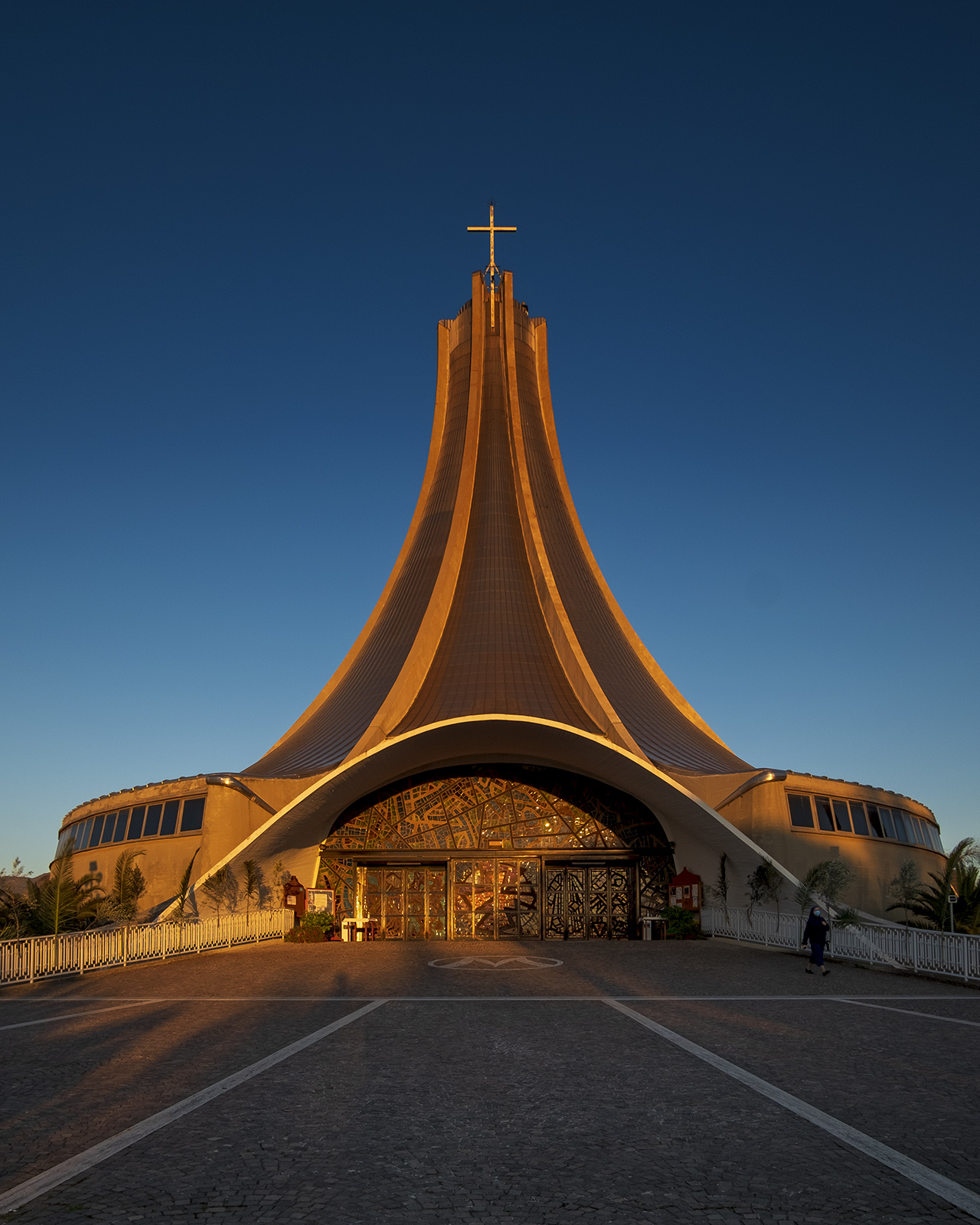 ...e l'ultimo chiuda la porta!