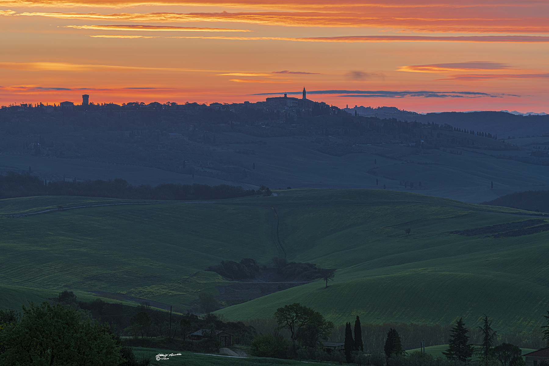 Pienza al  sorgere del sole..