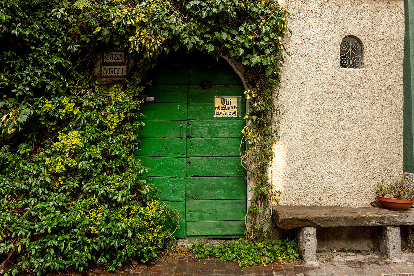 qui nessuno � straniero