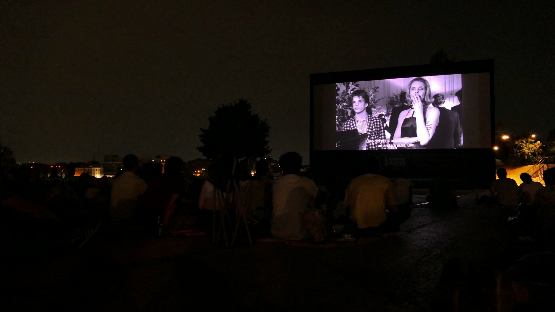 Cinema all'aperto in una sera d'estate