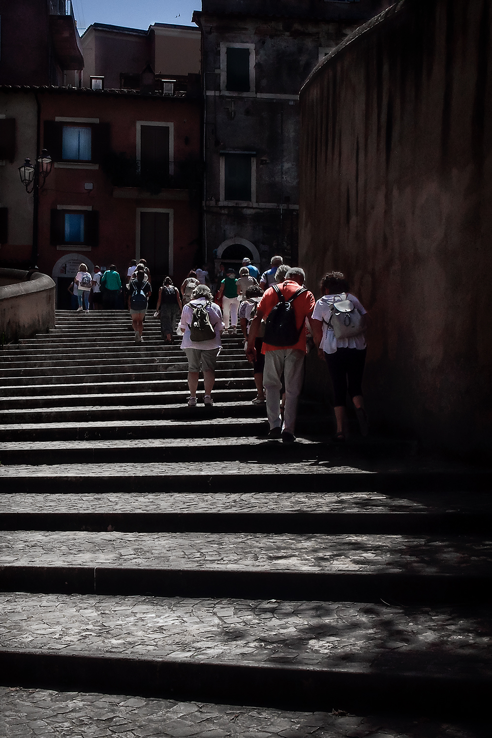 quindi uscimmo a riveder le stelle