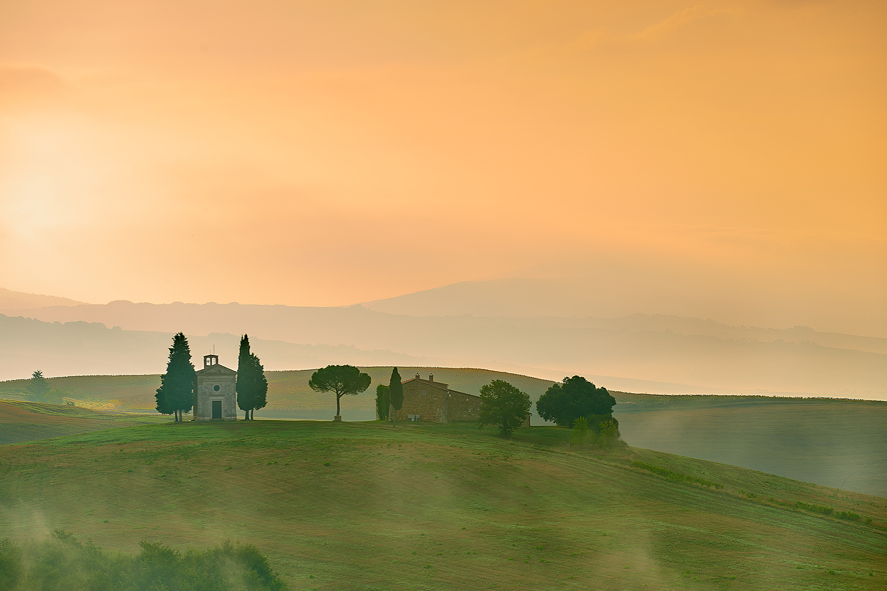 Alba alla Cappella della Madonna di Vitaleta