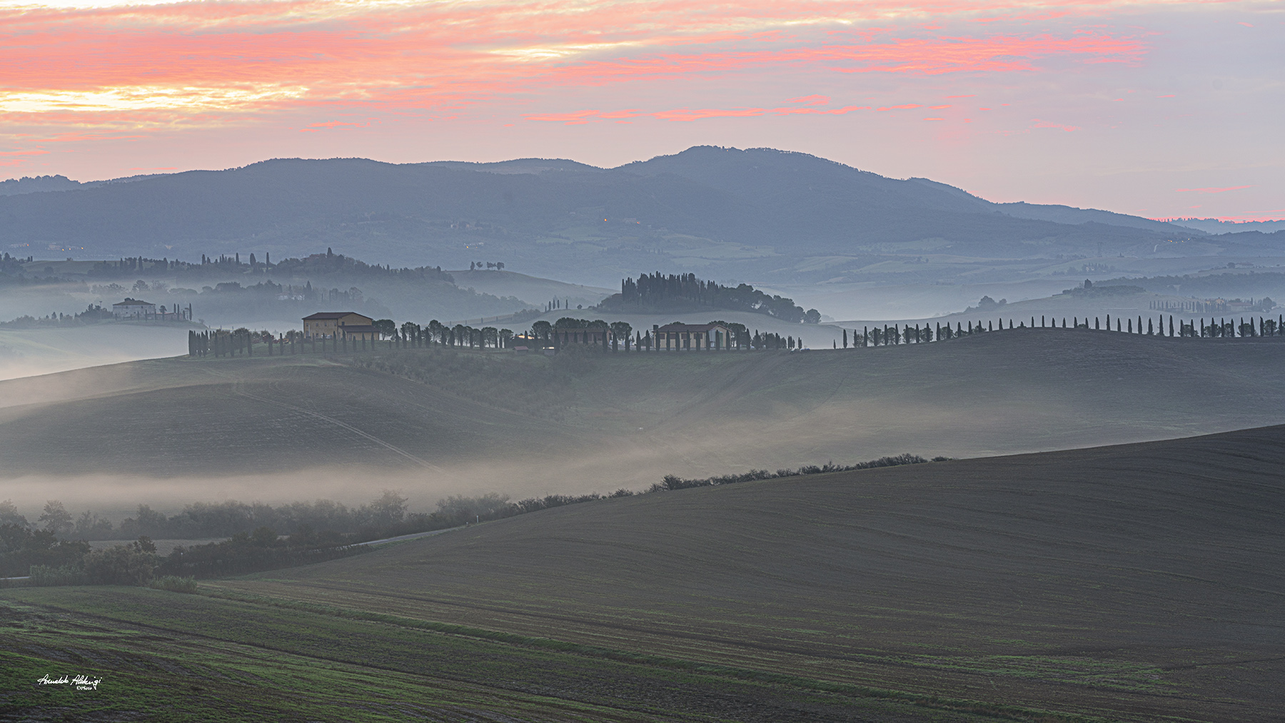 L'alba si dipinge di rosso..
