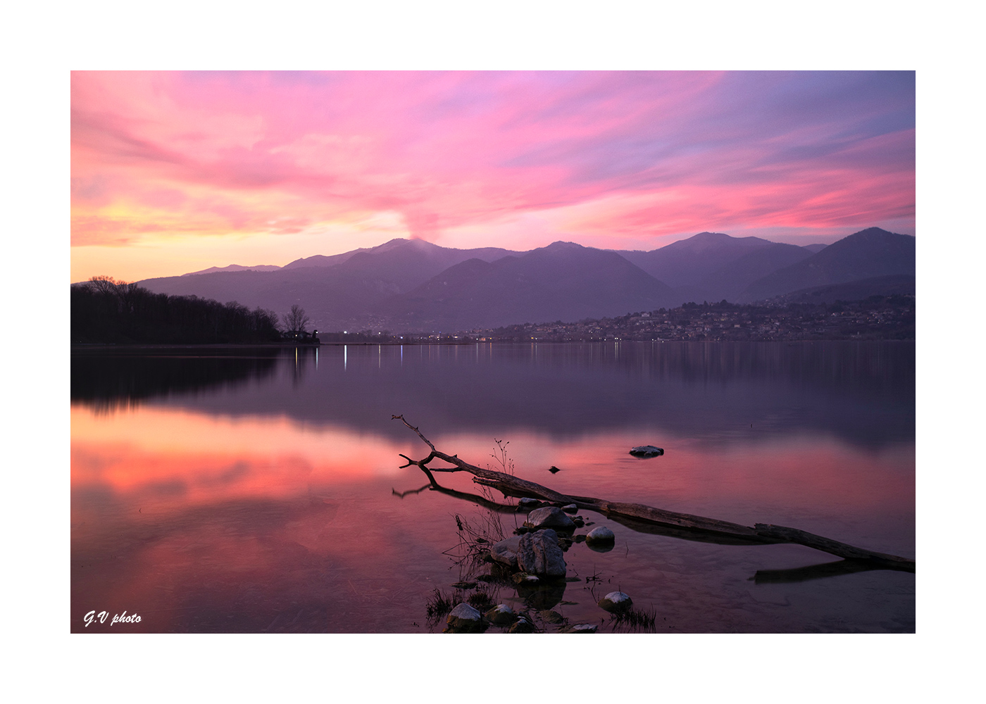 Tramonto sul lago