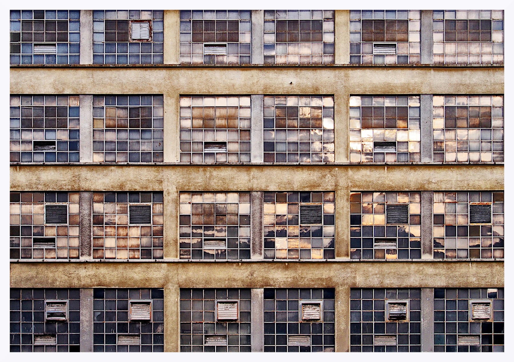 Vecchio stabilimento industriale