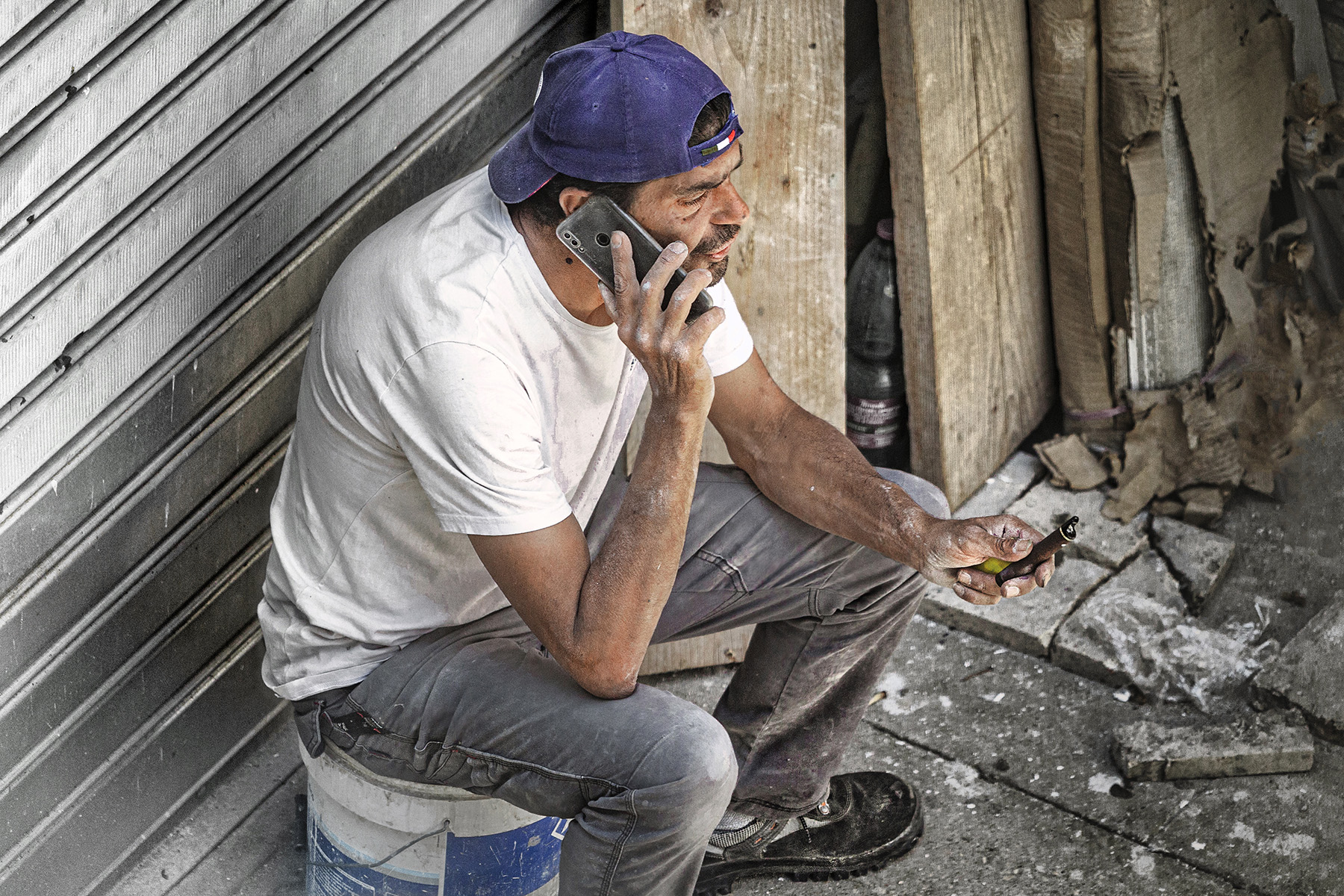 pausa svapo con telefonata