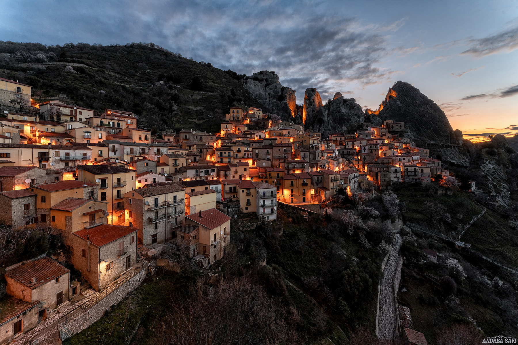 Castelmezzano all'alba - Basilicata