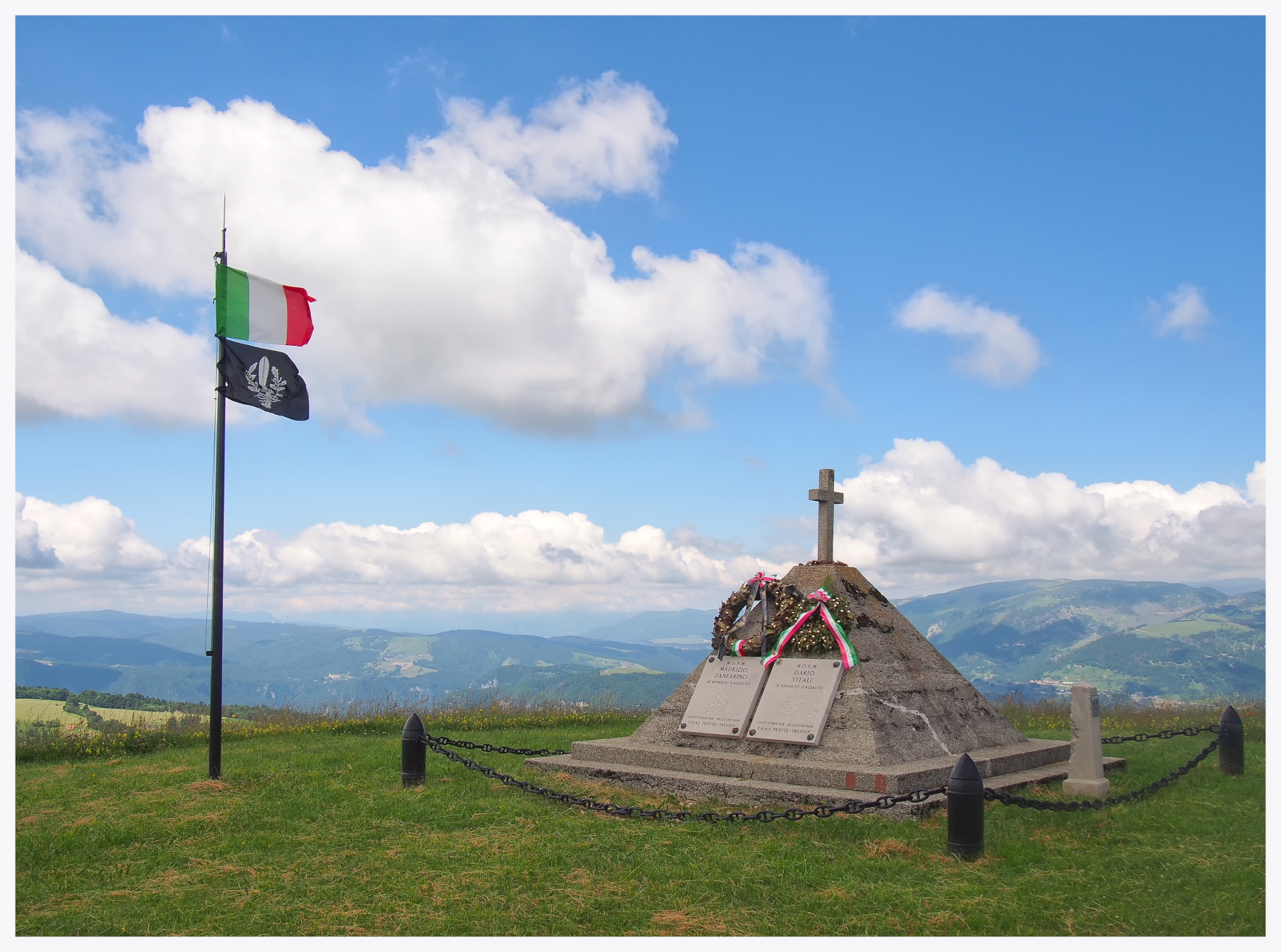 Monumento al Col della Berretta