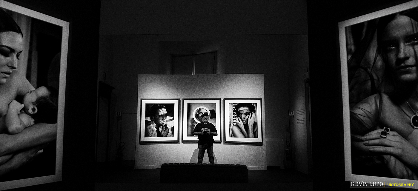 Selfie alla mostra di Vincent Peters