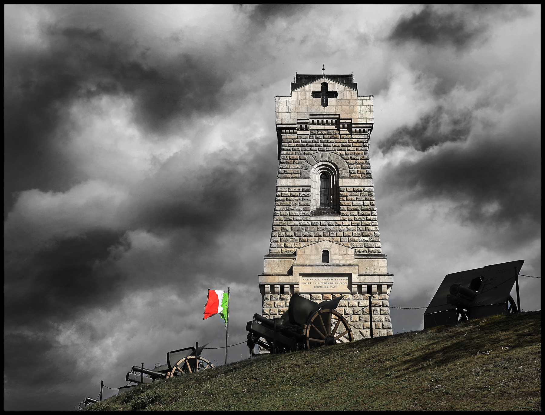 all'ombra della croce dormono in pace.