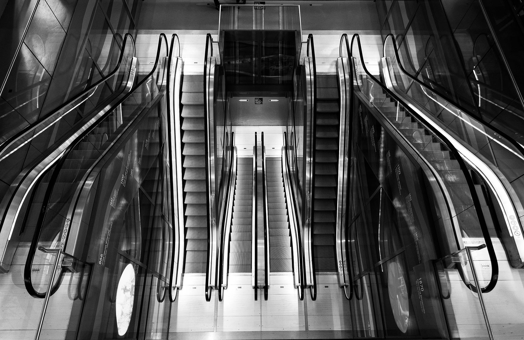 C� chi sale e c� chi scende