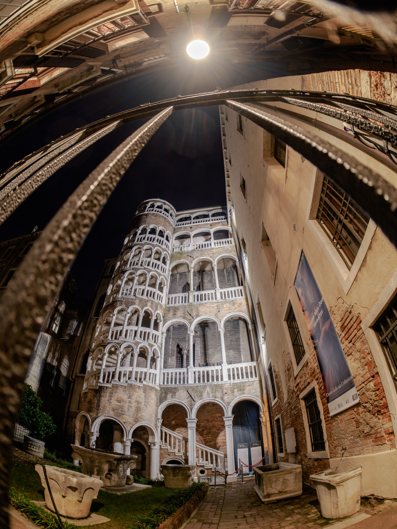 Scala Contarini del Bovolo