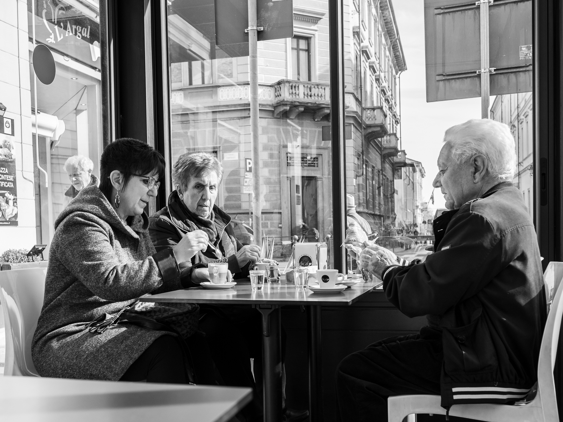 Sorseggiando un caff� in compagnia