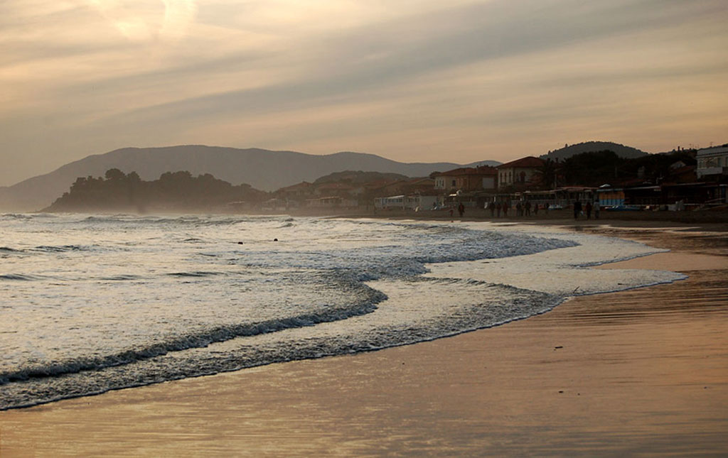 Passeggiata sulla riva