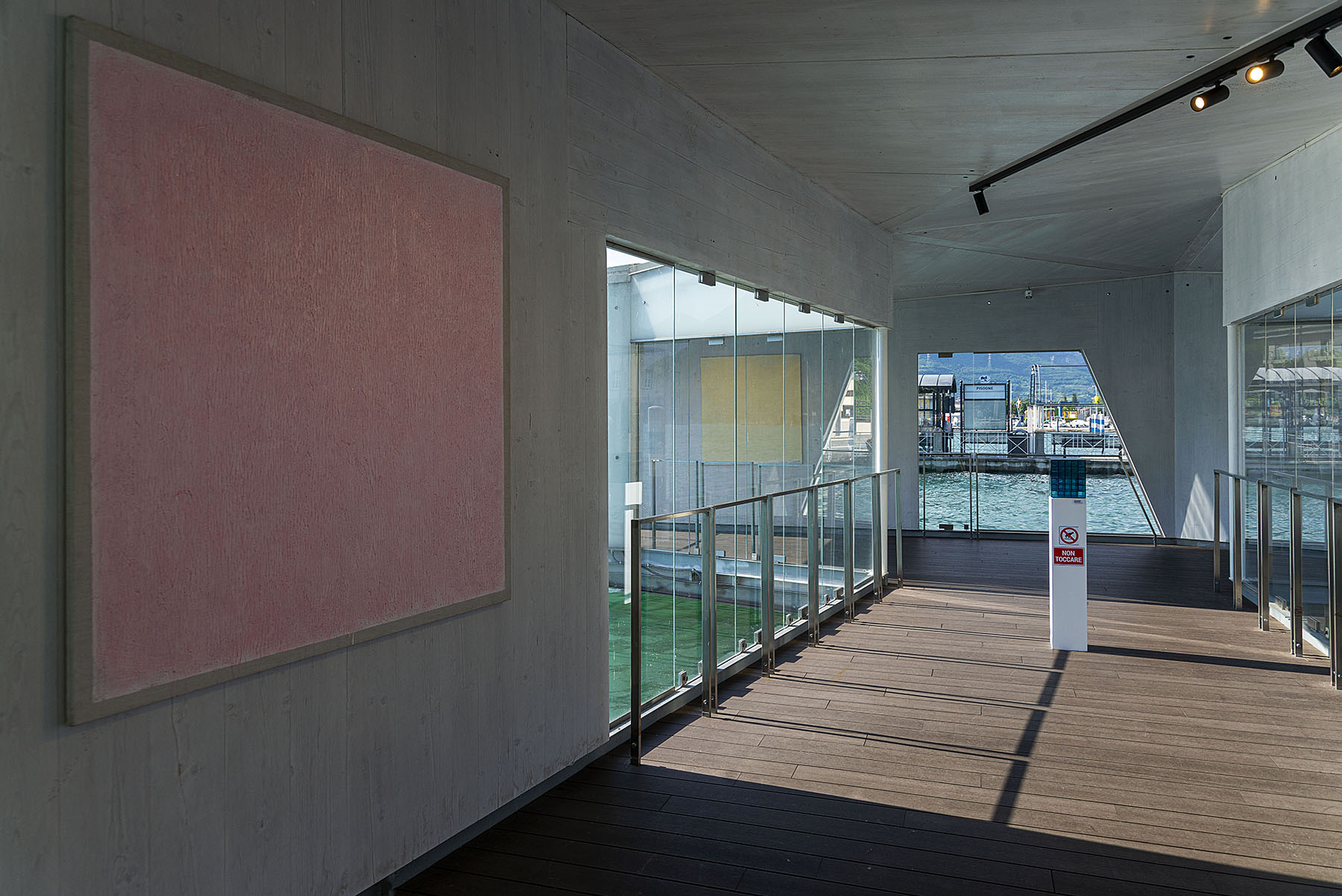 Galleria espositiva galleggiante, Iseo.