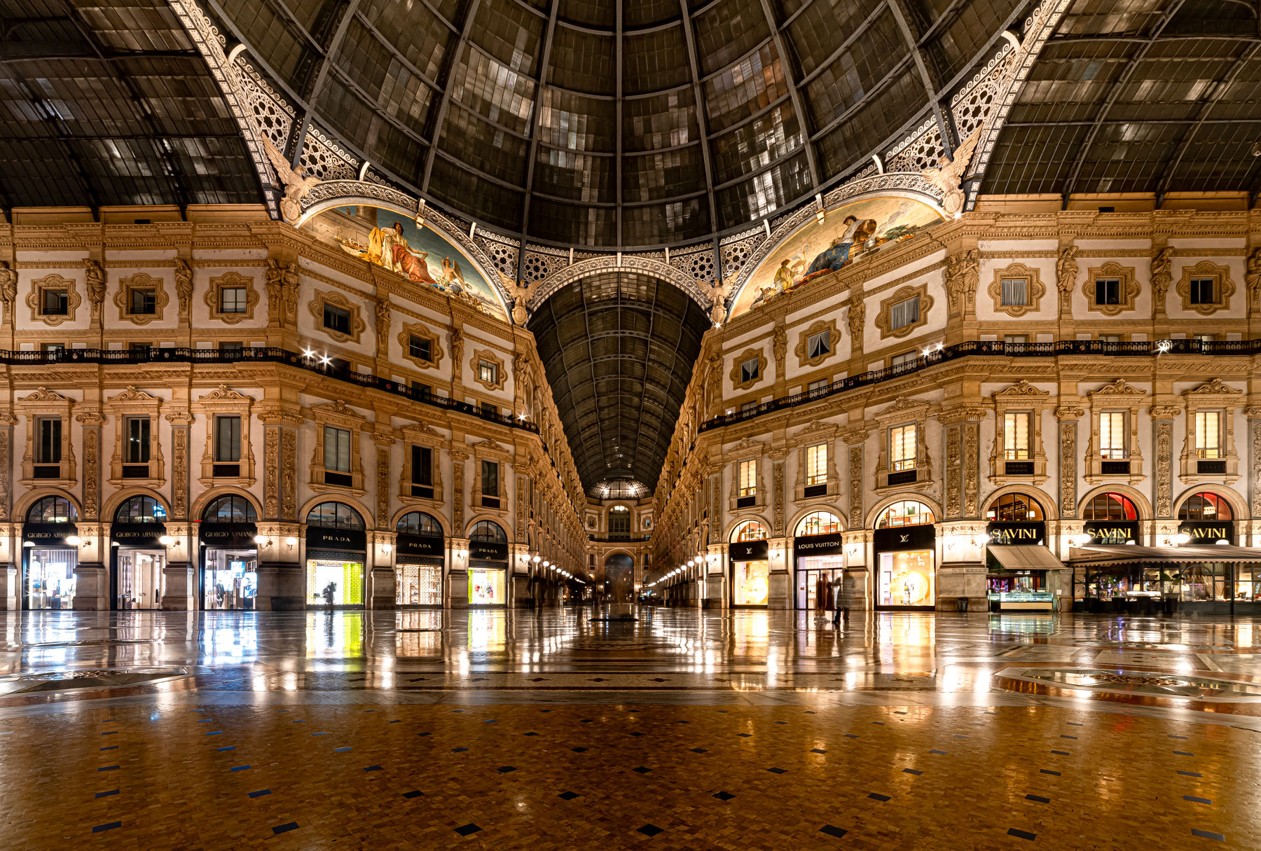 Notte In galleria