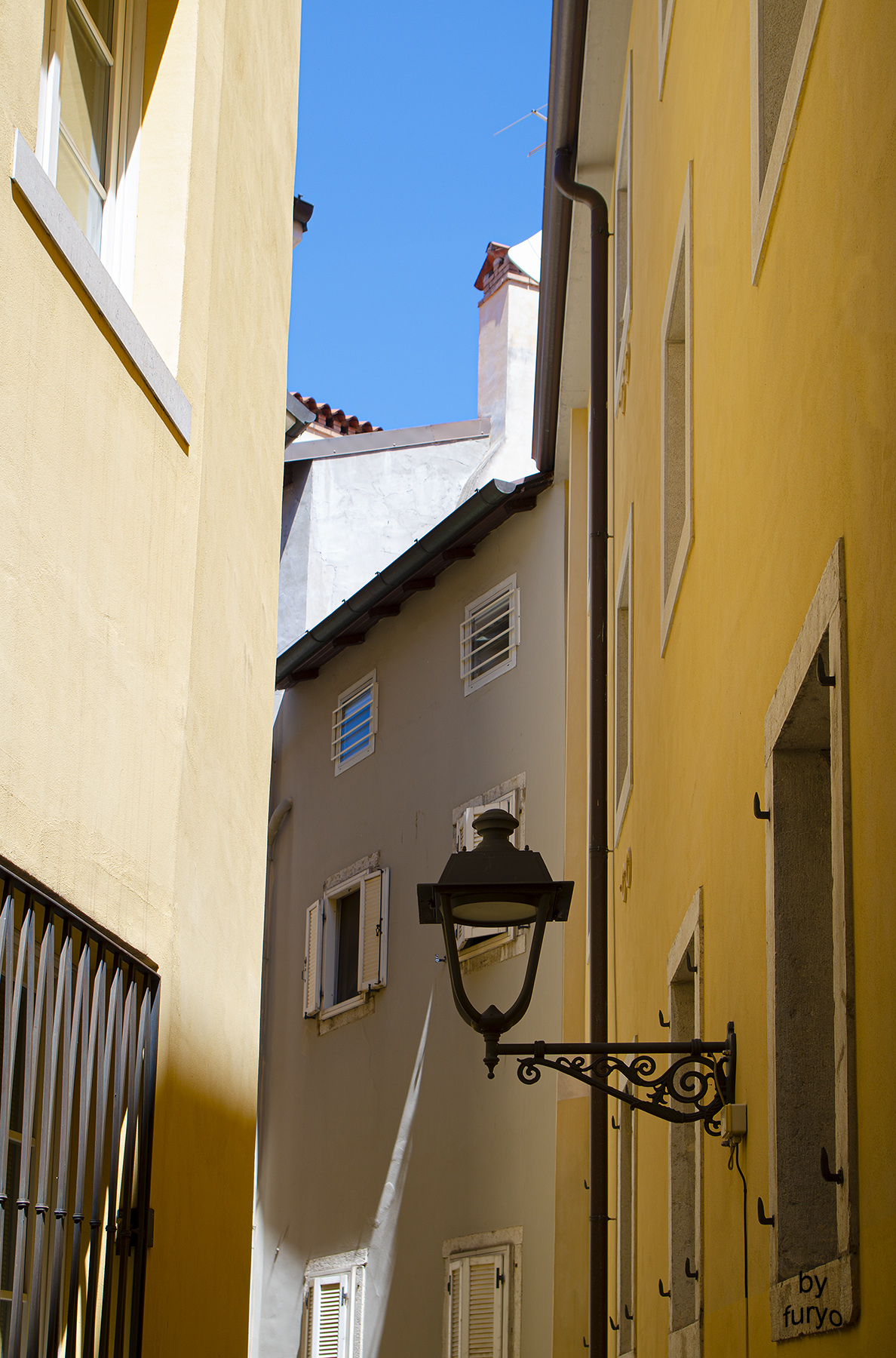 un buso in mia contrada ...