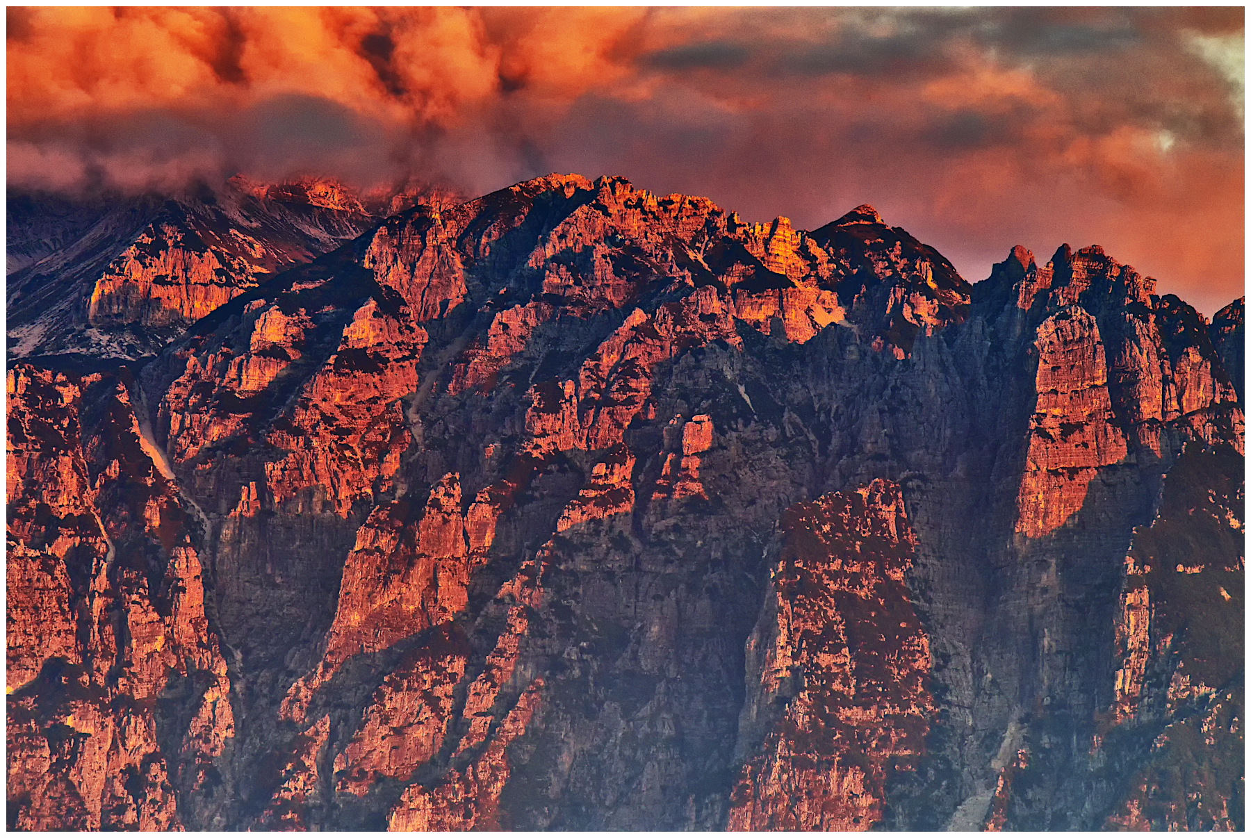 alba sul Monte Carega