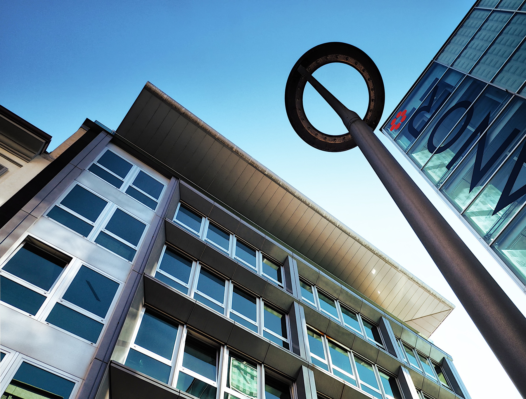 Sguardo urbano dal basso