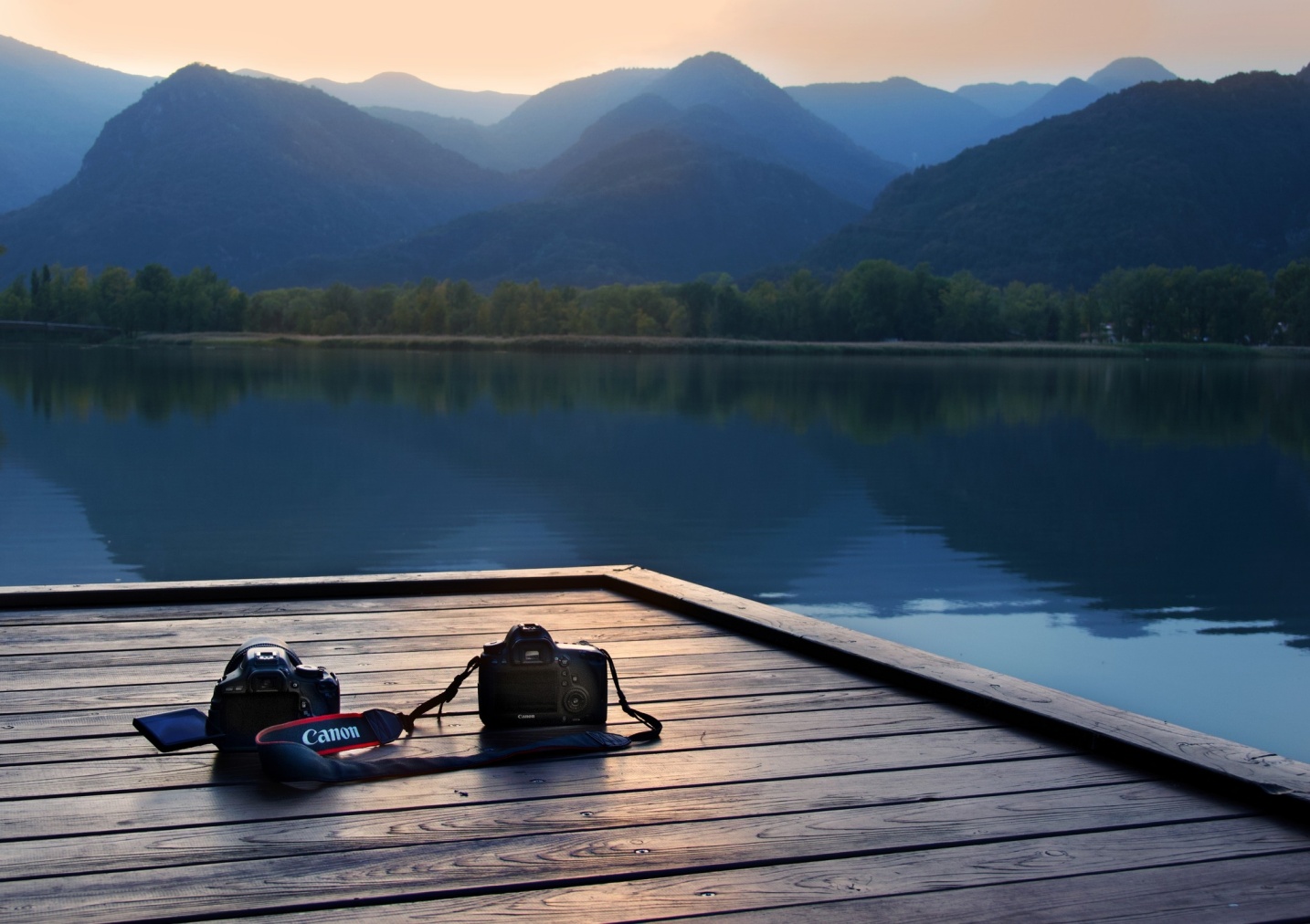 Lago di Cavazzo al tramonto