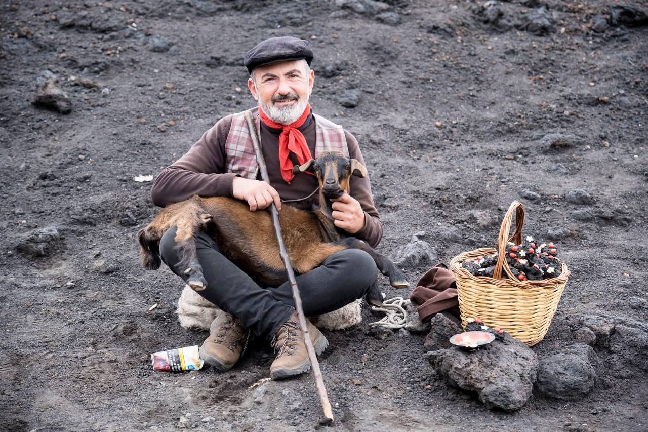 Il pastore sull'Etna