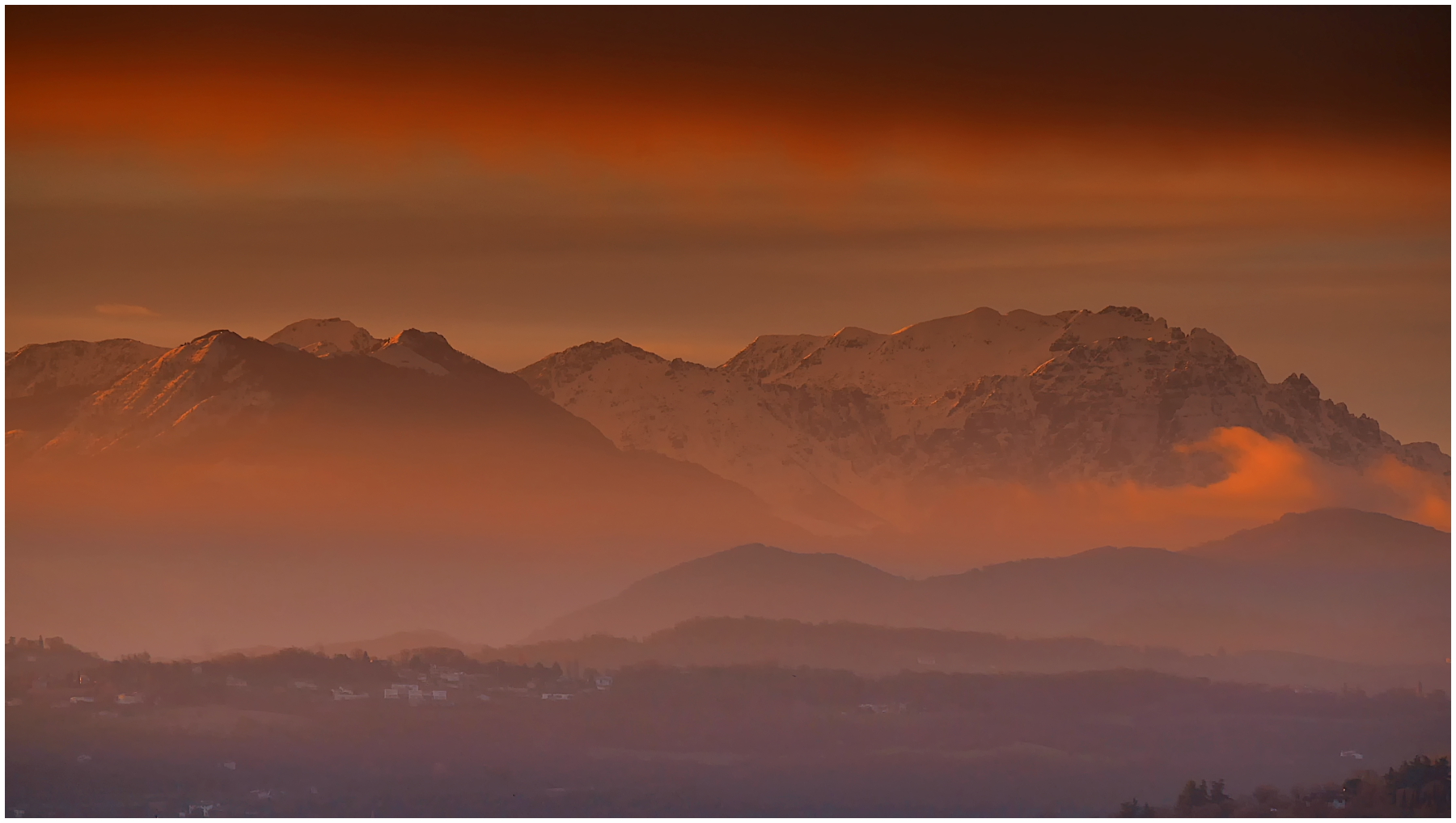 Tramonto a distanza sulle Piccole Dolomiti