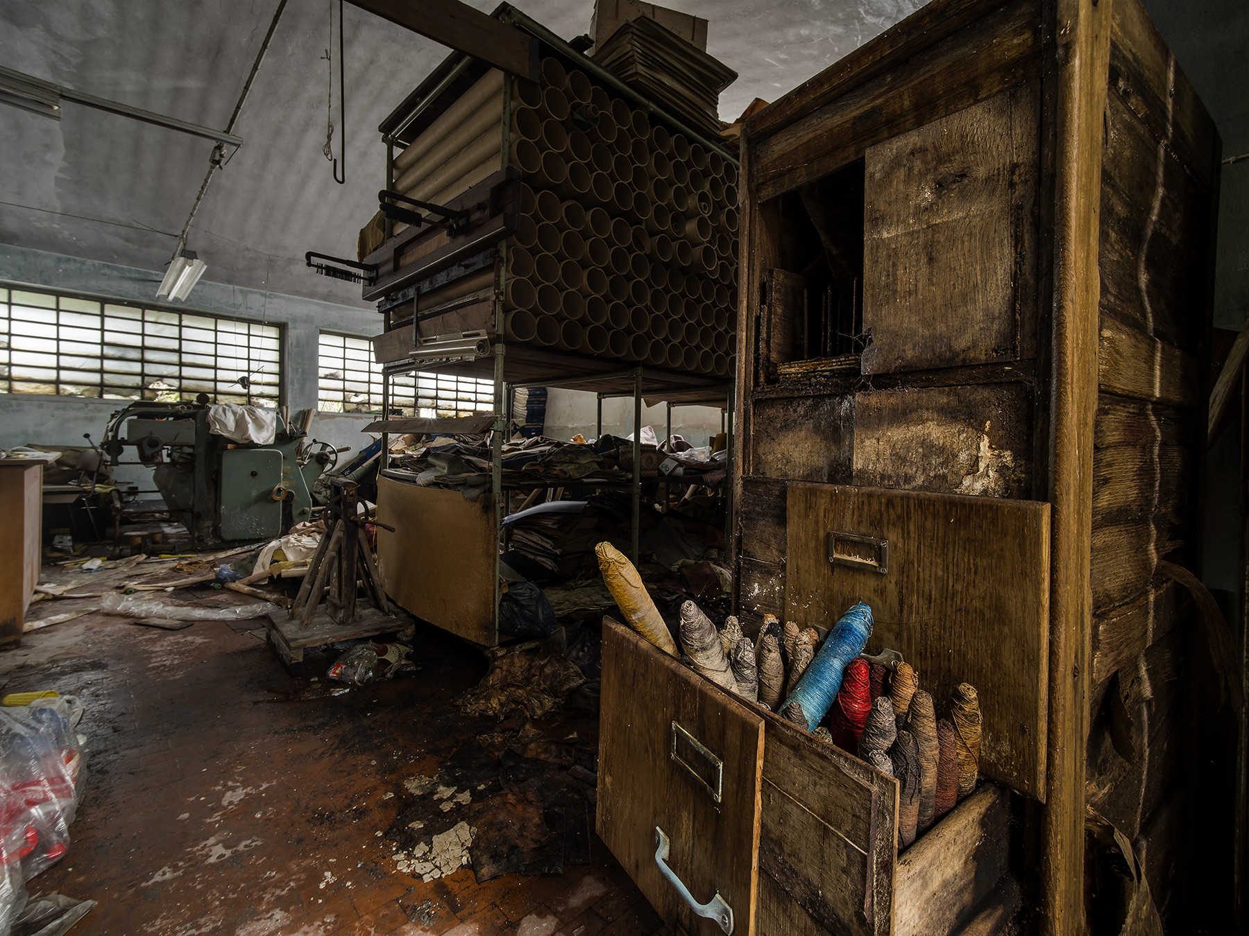 Siamo tutti appesi a un filo