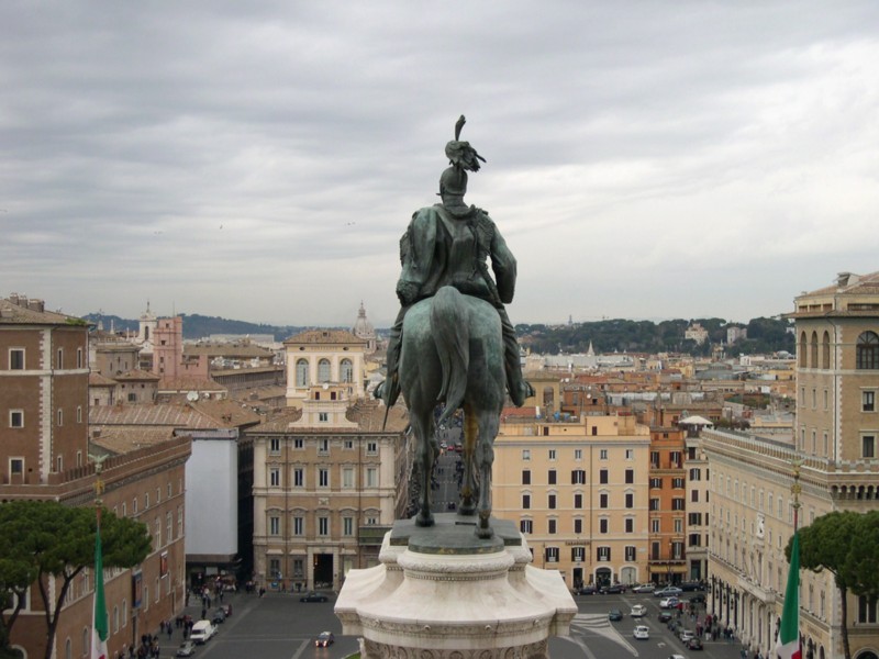 Piazza Venezia dominata