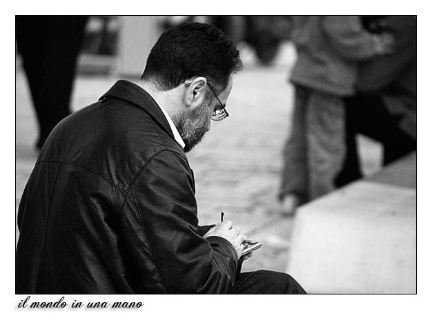 il mondo in una mano