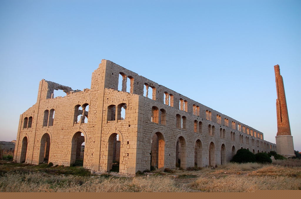 fabbrica abbandonata