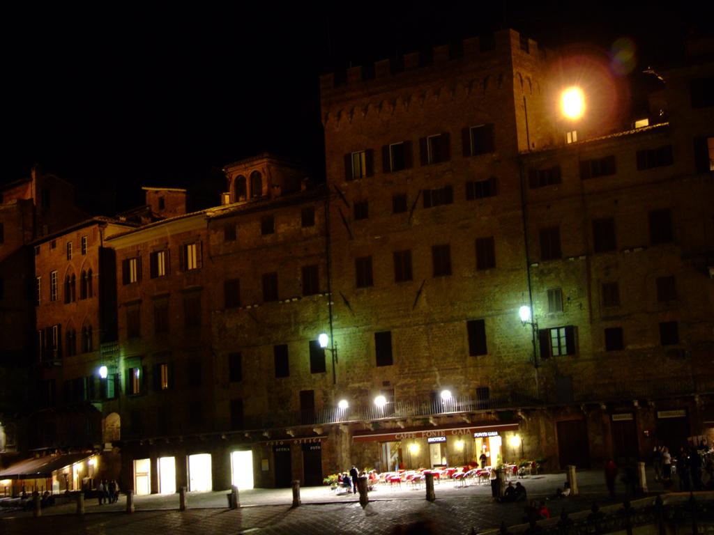 Siena di notte