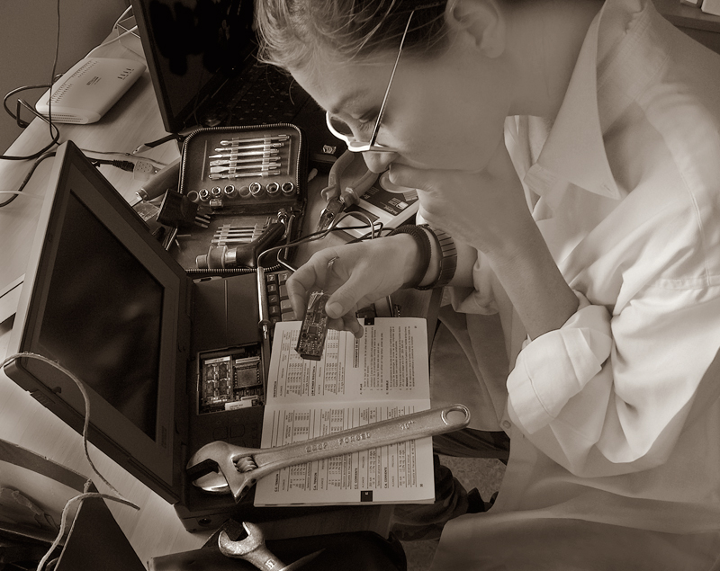 #40 By the eyes of the people: #1 The electronic engineer