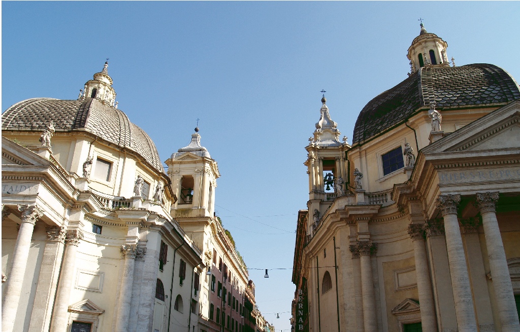Guardando via del Corso