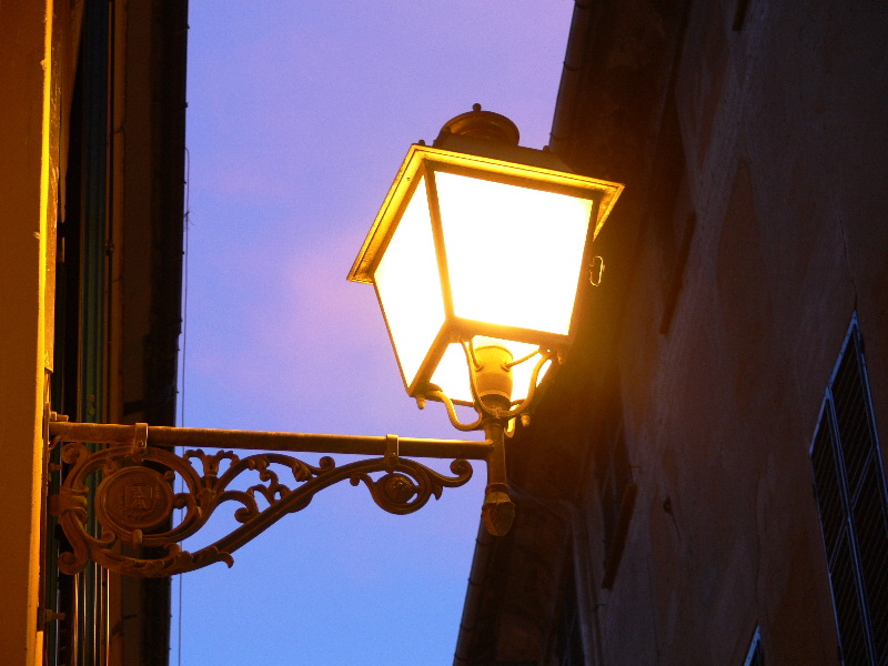 lampione nel budello