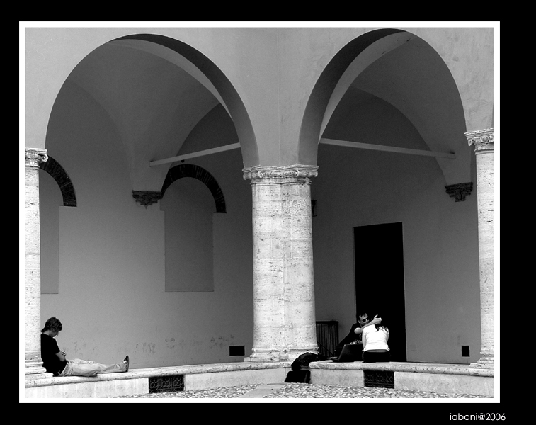 Sentimenti contrapposti