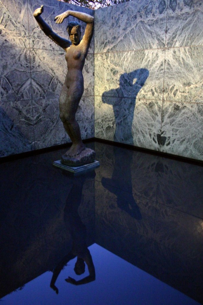 ...Ludwig Mies van der Rohe