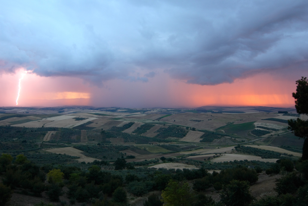 Tempesta al tramonto