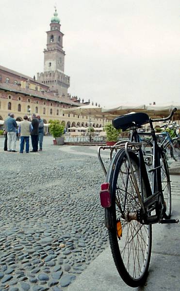 Vigevano, Piazza Ducale