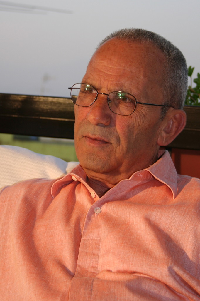 Mio padre pensieroso al tramonto