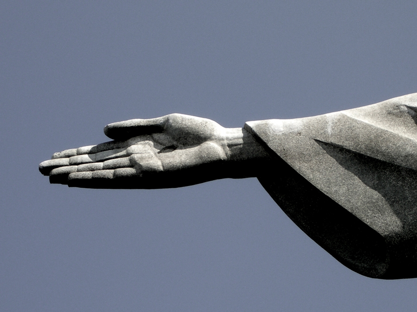 Mano pulita Di pietra.