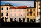 Spaccato di piazza con silouett Spaccato di piazza con silouett