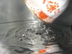 Tazza al rovescio in immersione Tazza al rovescio in immersione