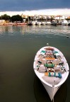 barca sotto cielo plumbeo barca sotto cielo plumbeo
