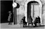 Anziane al sole Anziane al sole