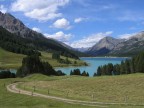 Un bel lago di montagna Un bel lago di montagna