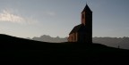 La bambina e la chiesa La bambina e la chiesa