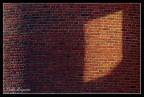 Riflesso al muro. Riflesso al muro.